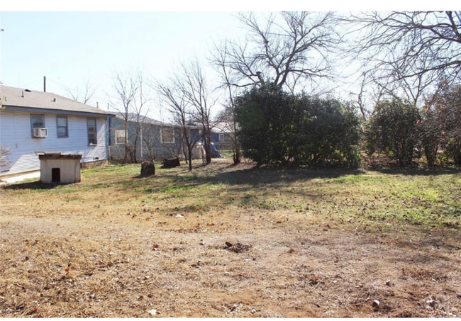 Building Photo - 1410 N Estes Ave