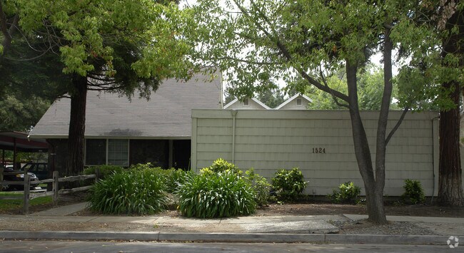 Building Photo - 1524 Matheson Rd