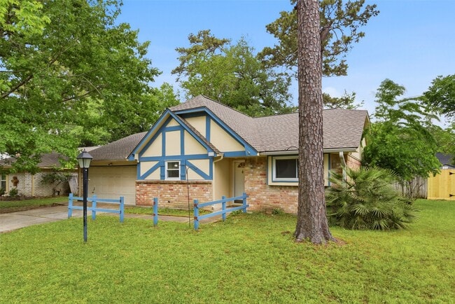 Foto del edificio - 2115 Oaks Dr