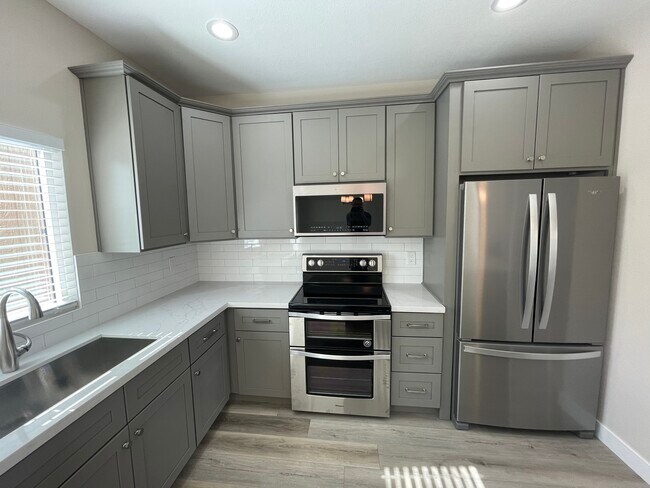Kitchen 2 - 3335 W Kimberly Way