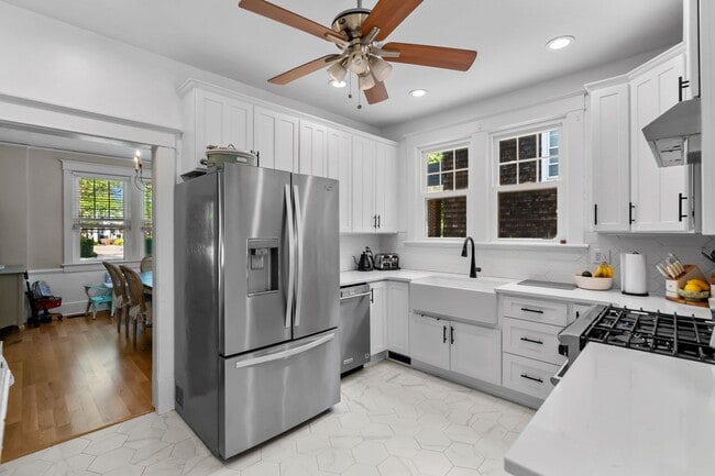 Building Photo - Your Dream Home Awaits in Norfolk, Virginia!