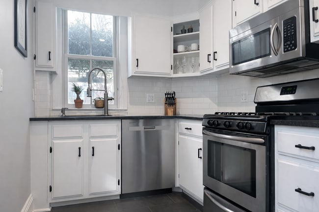 Building Photo - 1215 C St SE