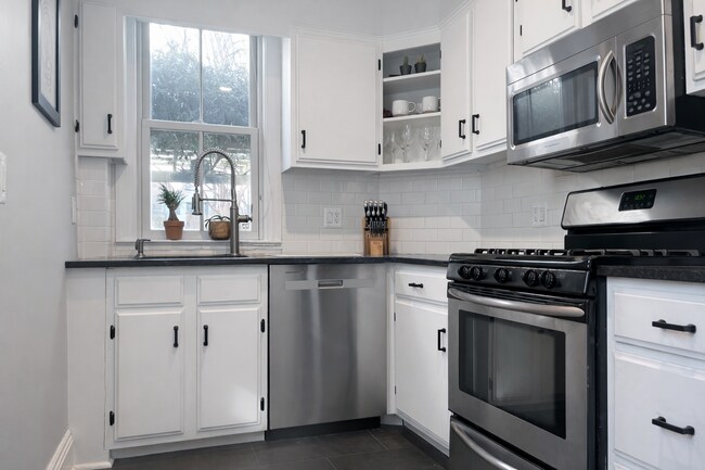 Foto del edificio - 1215 C St SE