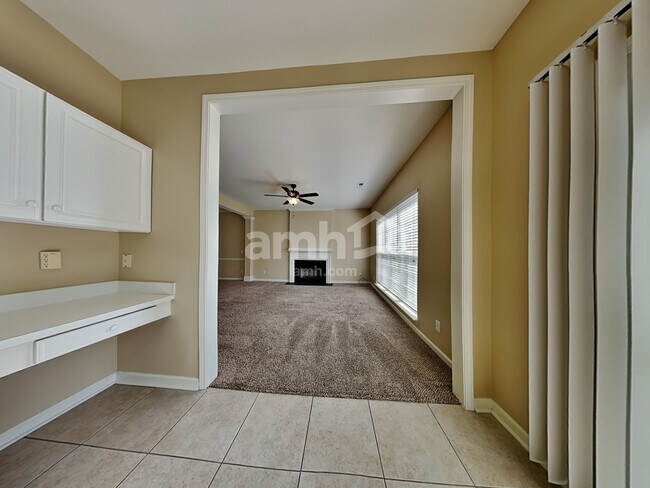 Foto del edificio - 990 Still Point Dr