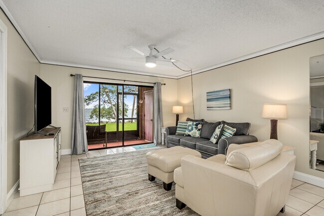 Building Photo - 100 Canebreakers Dr