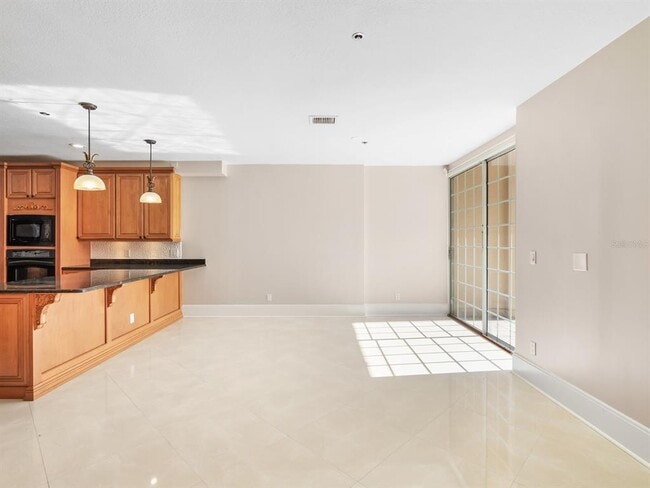 Building Photo - 1110 W Ivanhoe Blvd