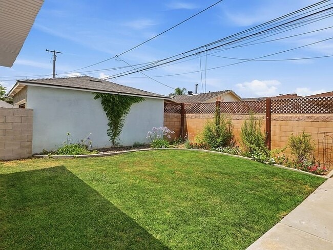Building Photo - 4809 Falcon Ave