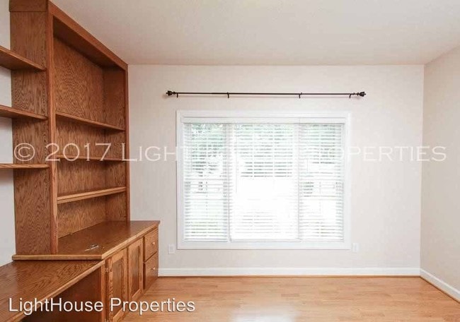 Building Photo - 202 Duncraig Dr