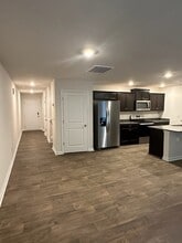Building Photo - 405 Oakmont Valley Trl