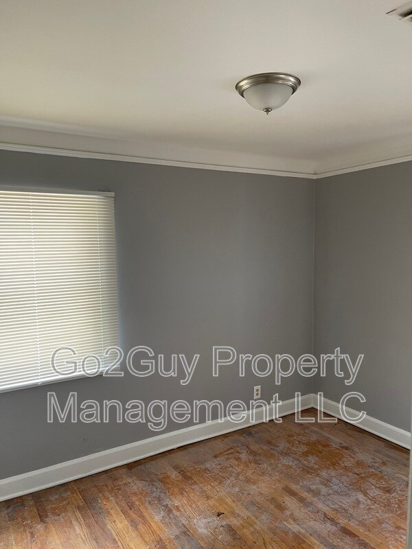 Building Photo - 18034 Birwood St