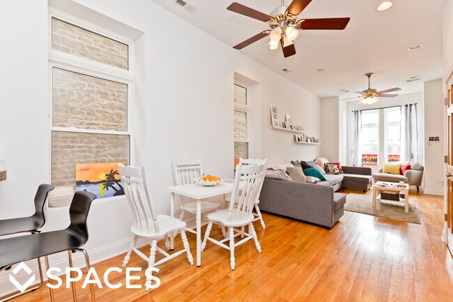 Foto del edificio - 918 W Addison St