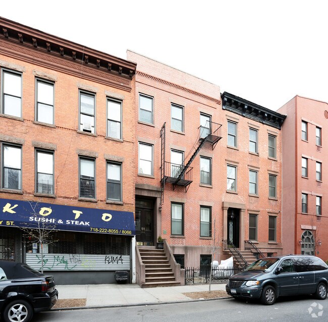 Building Photo - 550 Henry St