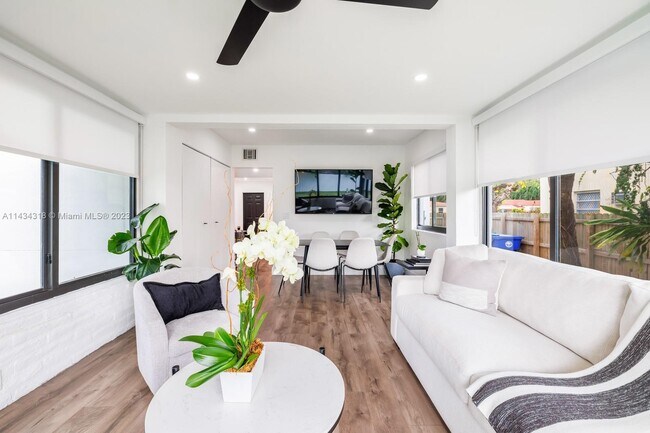 Foto del edificio - 3635 SW 16th St