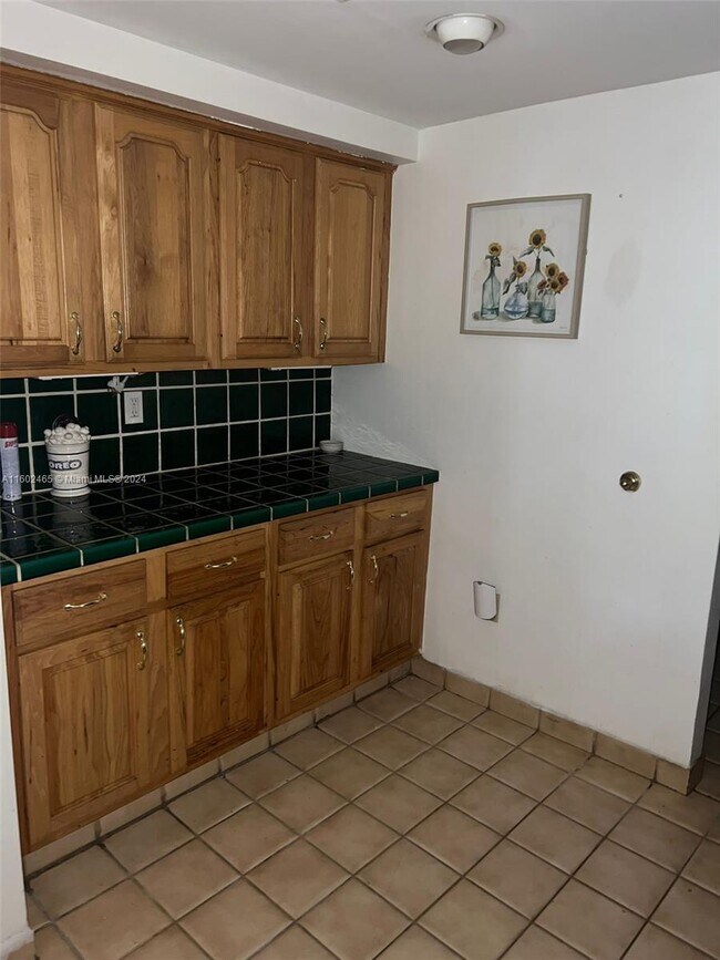 Building Photo - 6763 SW 140th Ave