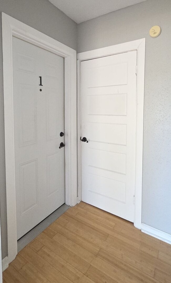 Photo - Mahncke Park ~ 2bd/1ba ~ Cozy Apartment