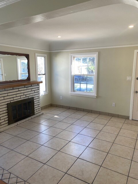 Living Room - 515 Thompson Ave