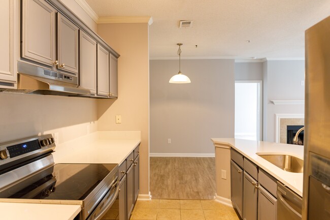 Building Photo - 45 Sycamore Ave