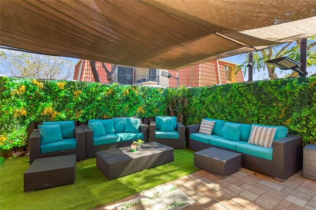 Photo - 22940 Oxford Pl Townhome