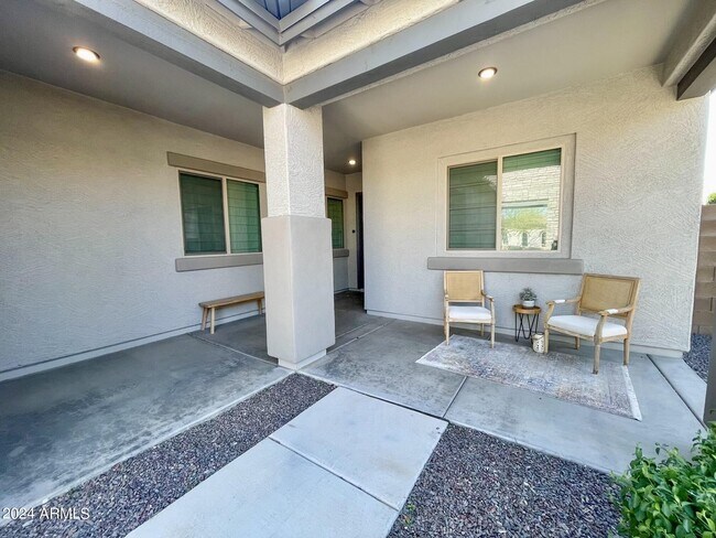 Building Photo - 17243 W Echo Ln