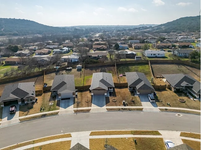 Building Photo - Must See!!! Stunning 4 Bed/2.5 Bath Home -...