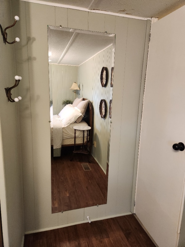 Building Photo - 420 49th St E