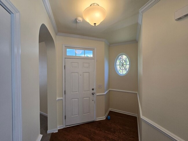 Building Photo - Bright & Beautiful Carriage House with Flexible 4-Bedroom Layout!