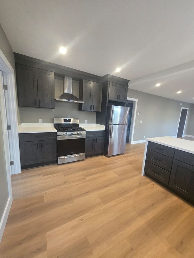 Building Photo - Beautifully Renovated Home in Oakland!