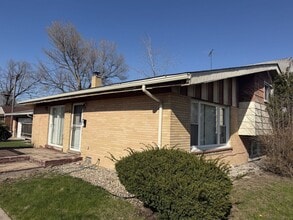 Building Photo - 14941 Evans Ave