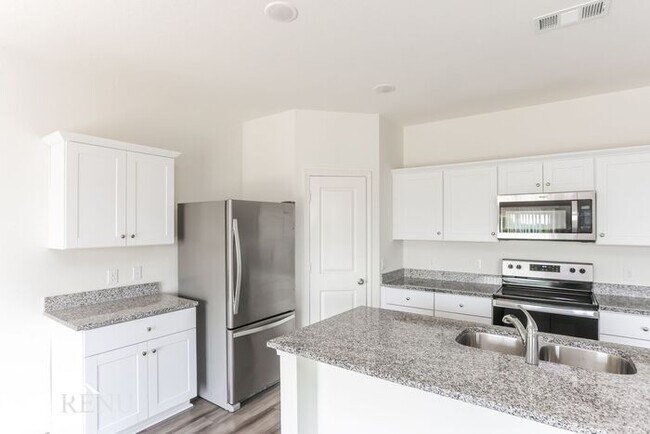 Building Photo - 6016 Mojave Dr