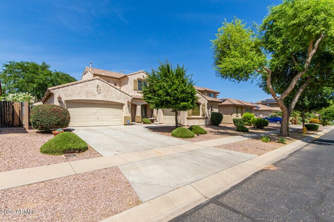 Building Photo - 15254 W Calavar Rd