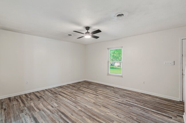 Building Photo - 5205 Cub Cir