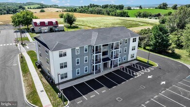 Building Photo - 1000 COLBY Ln
