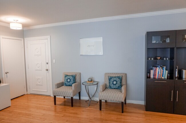 Foyer/Front Door - 12955 Riverside Dr
