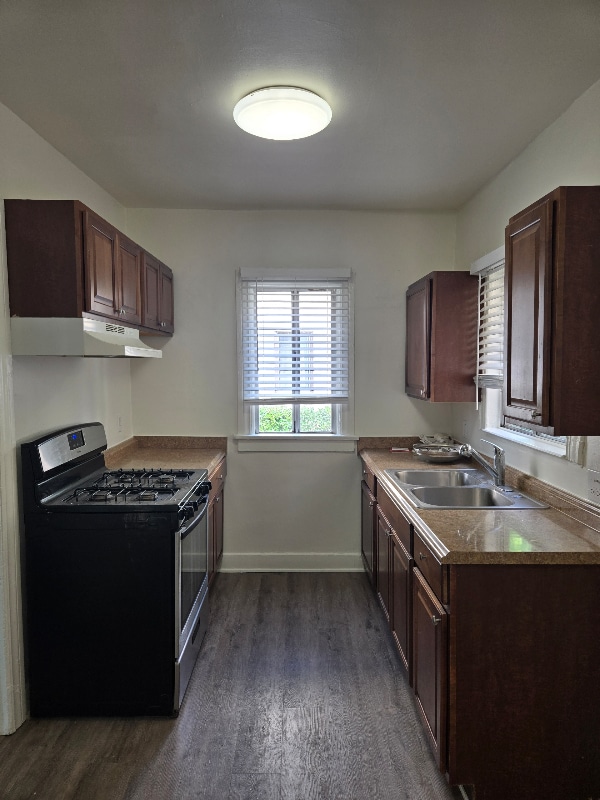 Building Photo - 600 E Garfield Ave