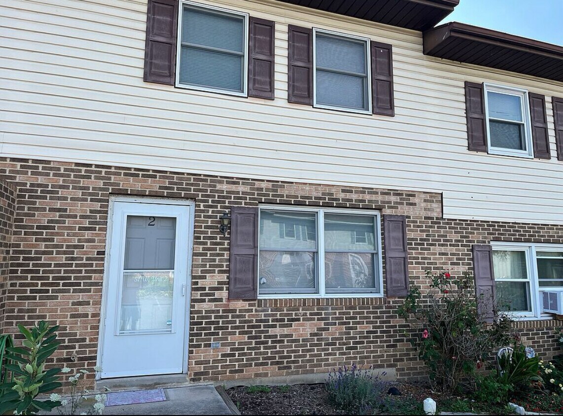 Foto principal - 51 W Cabin Hollow Rd