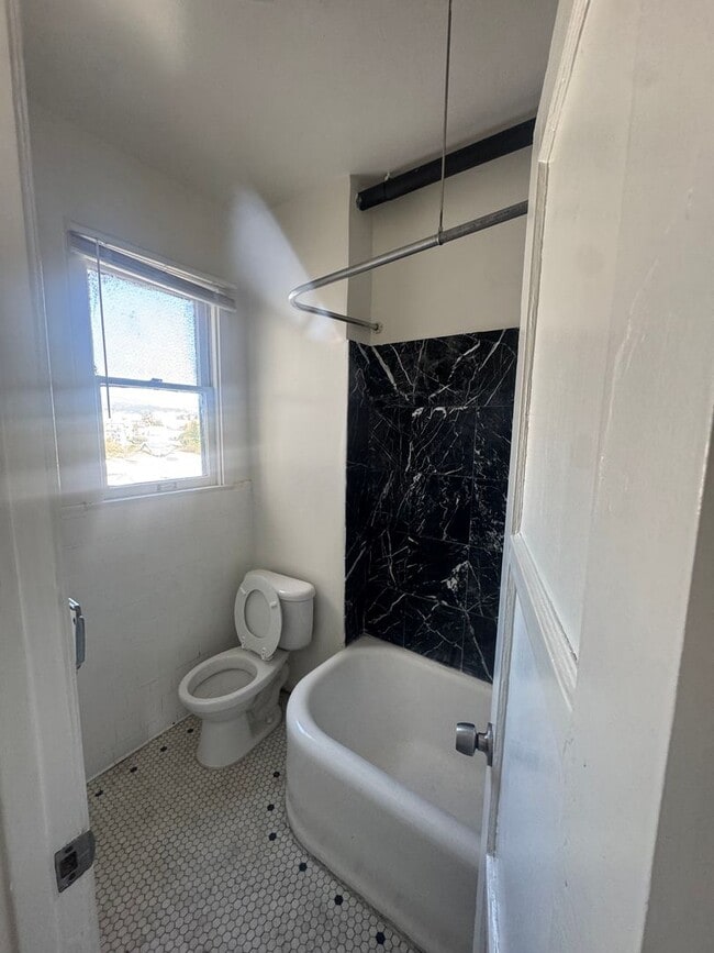 Interior Photo - 790-THE DOVER