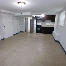 Building Photo - 4038 W Dickens Ave