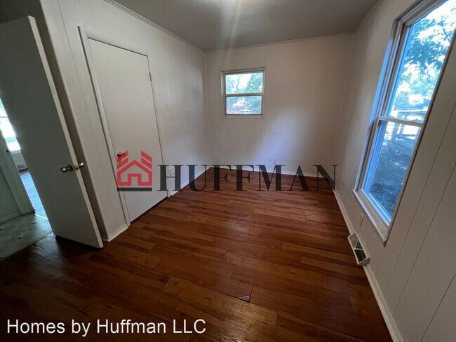 Foto del edificio - 3 br, 1 bath House - 1506 Covert Avenue