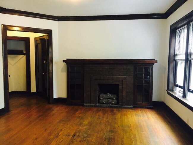 Building Photo - 4818 N Hamilton Ave