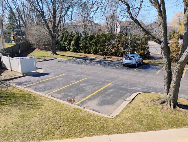 Foto del edificio - 910 W Alleghany Dr