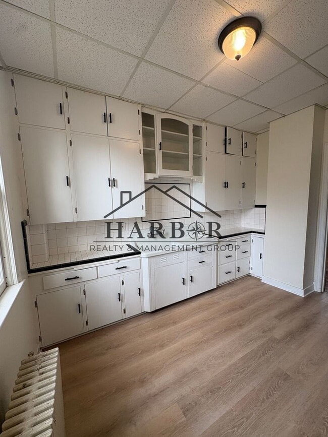 Building Photo - 711 1st Dr NW