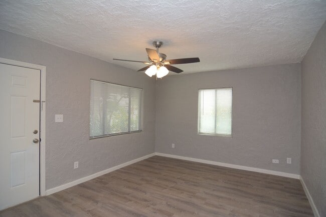 Foto del edificio - Remodeled 3 Bedroom 1 Bath Home! Central T...
