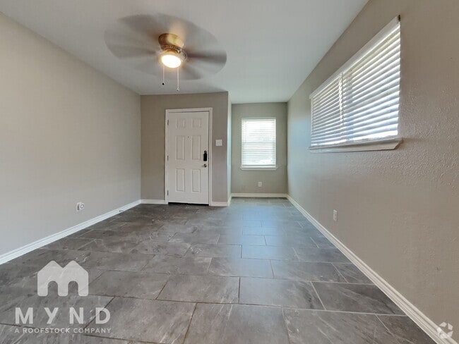 Building Photo - 1307 Cardinal Dr