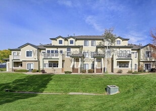 Building Photo - 8707 E Florida Ave
