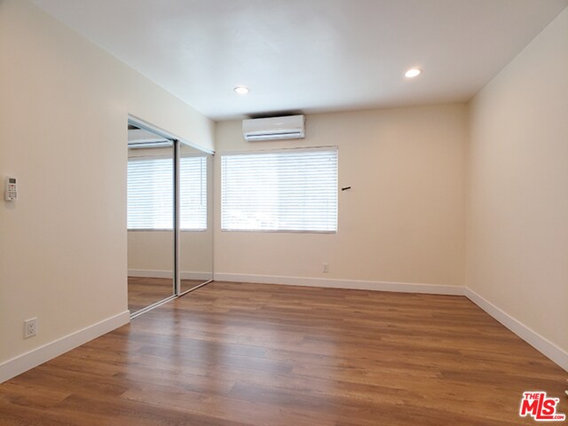 Building Photo - 1109 S Serrano Ave