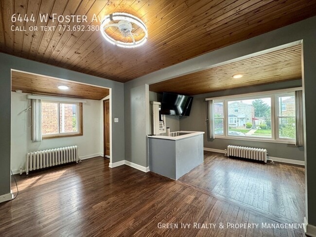Foto del edificio - 6444 W Foster Ave