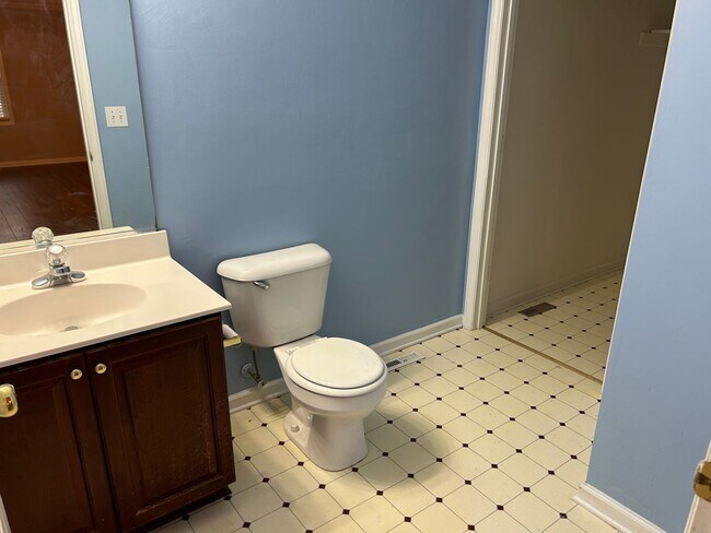 Foto del edificio - 5200 Shallowford Rd