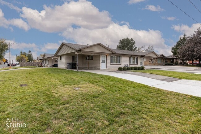 Building Photo - 2 Bedroom, 1 Bathroom South Jordan Duplex