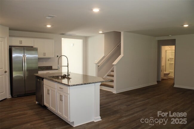 Building Photo - 2295 Mdw Strm Dr