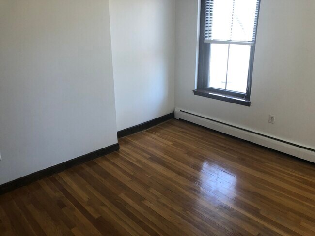Foto del edificio - 518 Massachusetts Ave